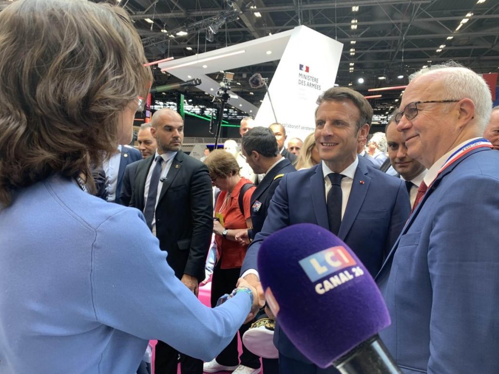 Eurosatory photo emmanuel macron anne charlotte fredenucci inauguration ametra